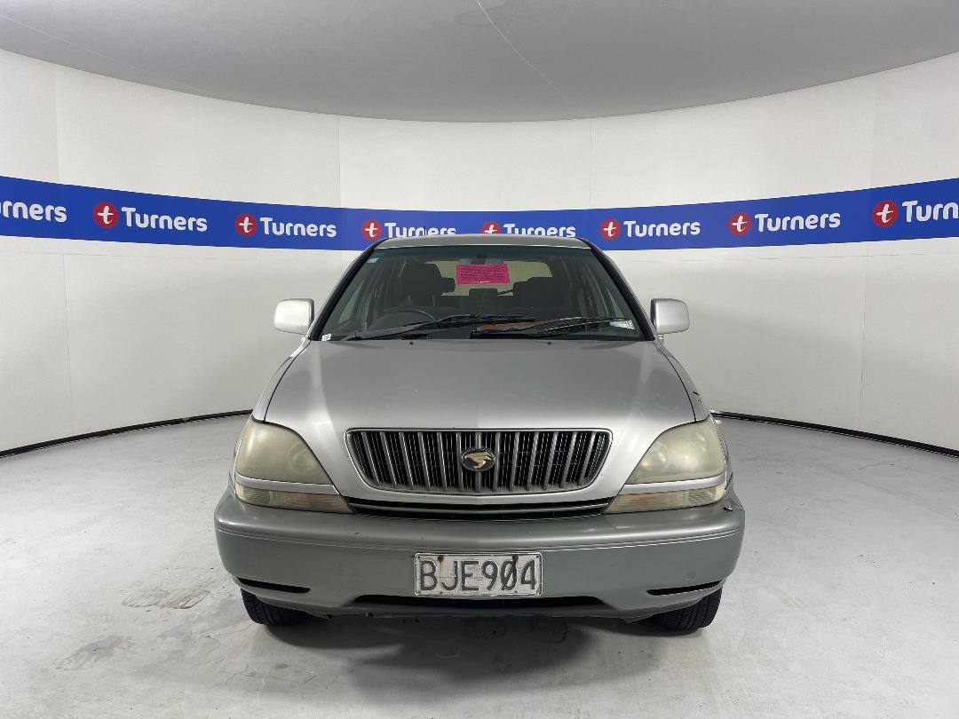 Photo '2' of Toyota Harrier