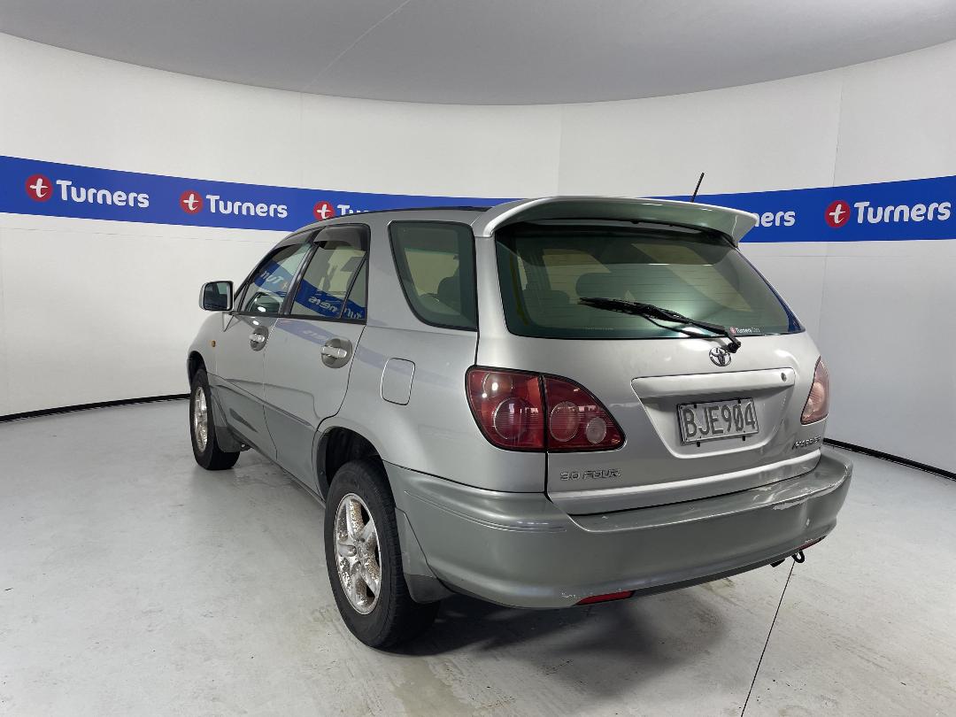 Photo '4' of Toyota Harrier