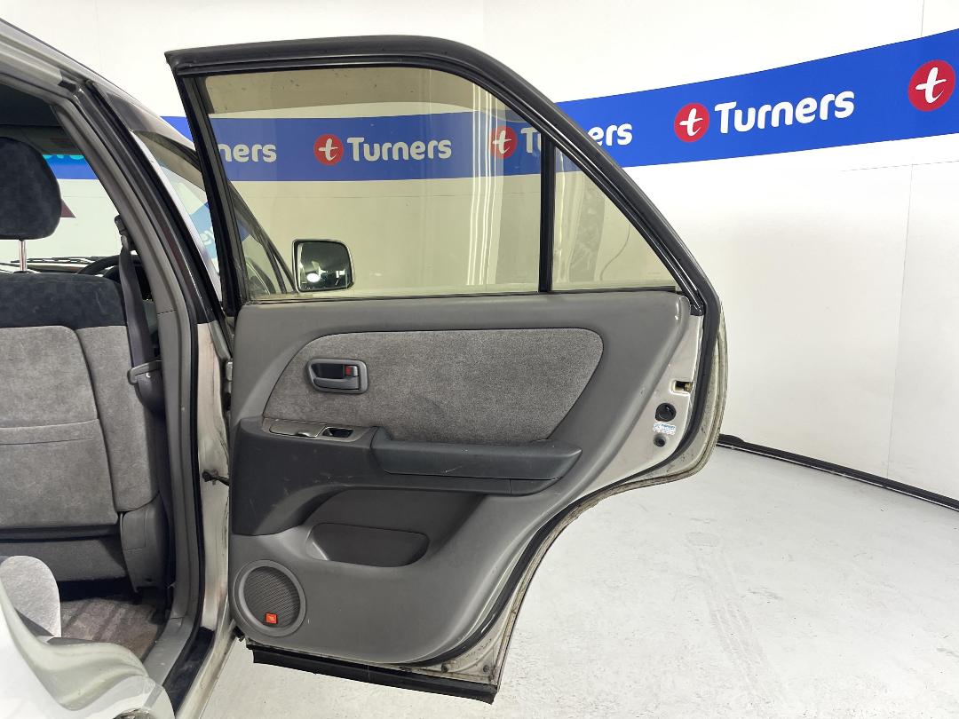 Photo '17' of Toyota Harrier