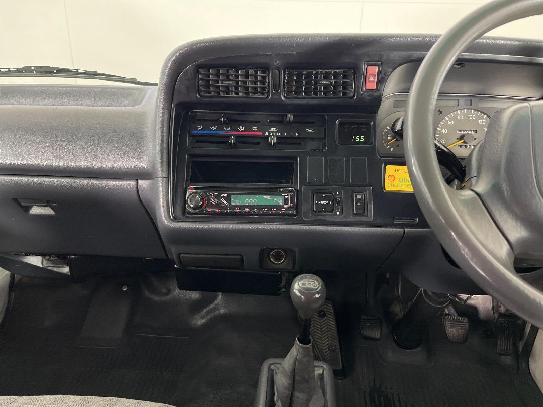 Photo '18' of Toyota Hiace Photo '18' of Toyota Hiace