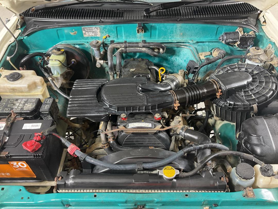 Photo '13' of Toyota Hilux