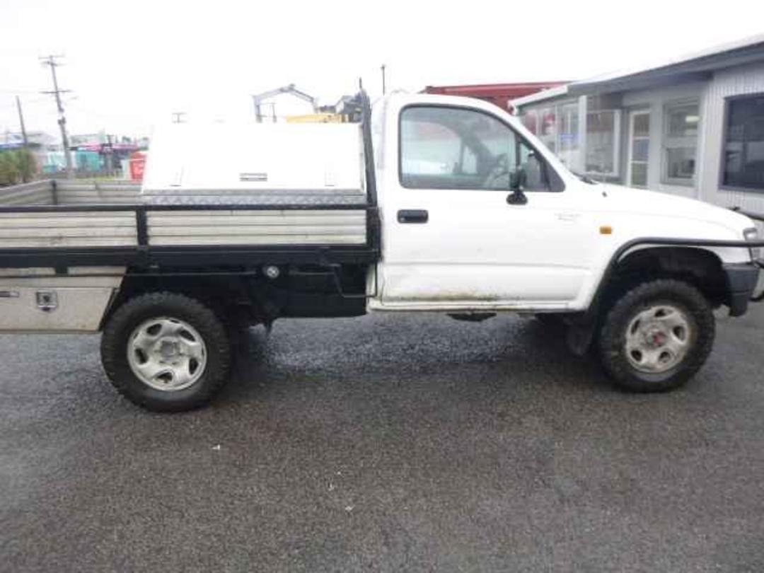 Photo '3' of Toyota Hilux S/C C/C