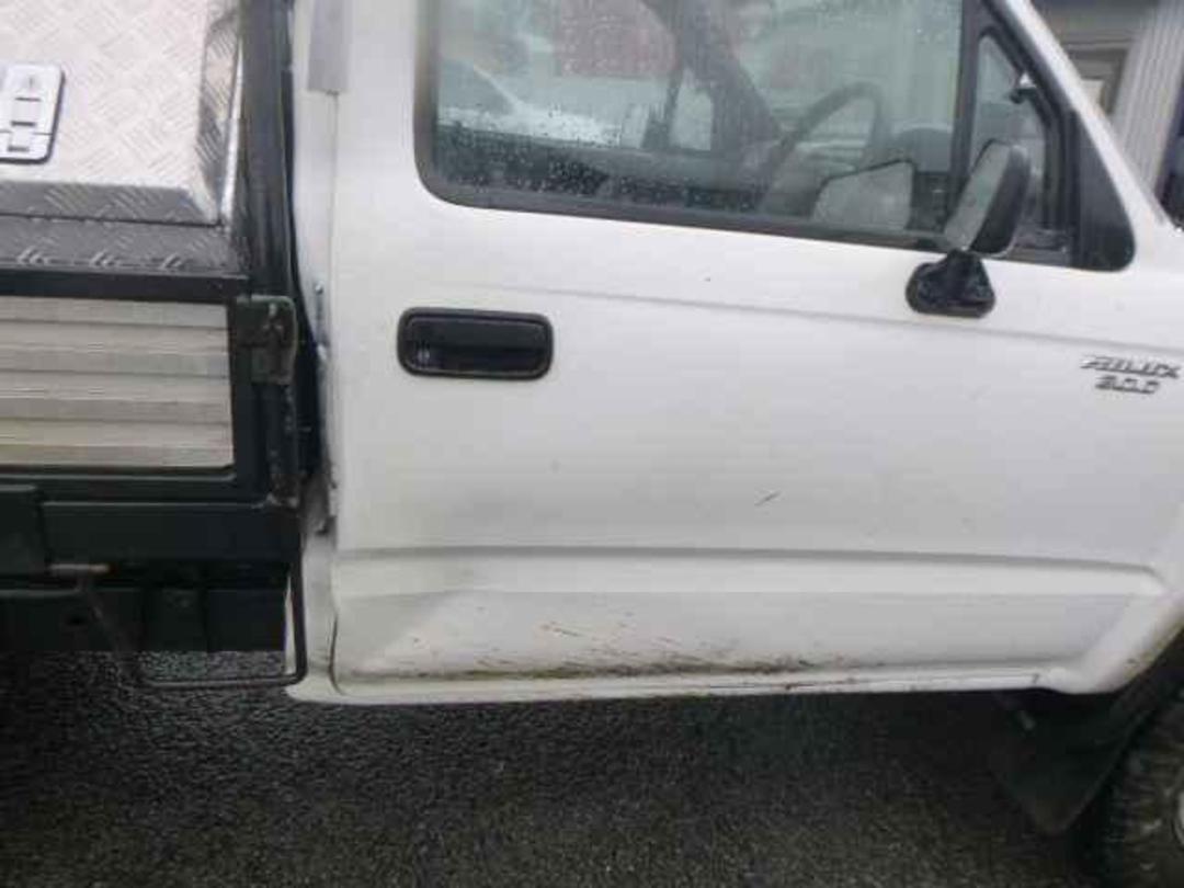 Photo '8' of Toyota Hilux S/C C/C