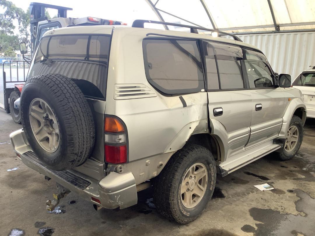 Photo '2' of Toyota Landcruiser Prado Photo '2' of Toyota Landcruiser Prado