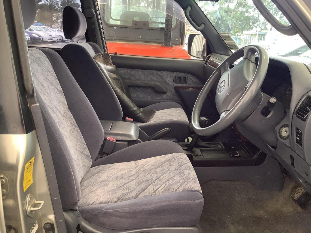 Photo '9' of Toyota Landcruiser Prado Photo '9' of Toyota Landcruiser Prado