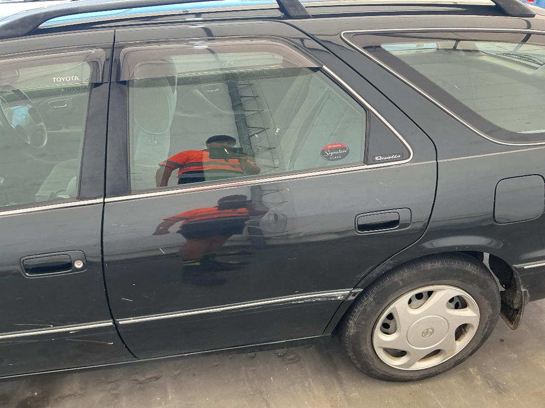 Photo '10' of Toyota Mark 2 Qaulis Photo '10' of Toyota Mark 2 Qaulis