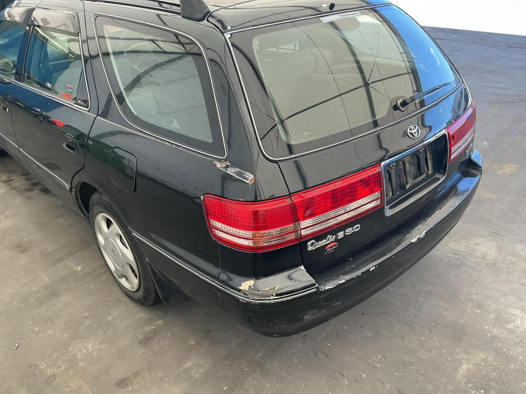 Photo '13' of Toyota Mark 2 Qaulis Photo '13' of Toyota Mark 2 Qaulis