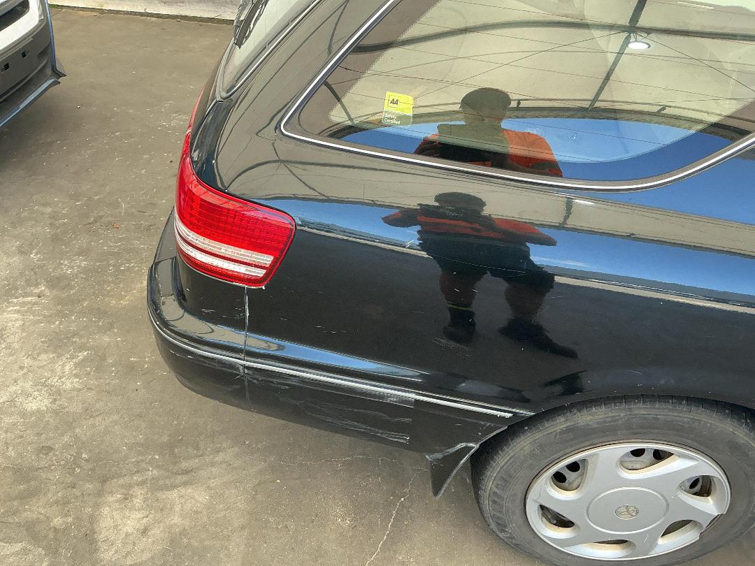 Photo '17' of Toyota Mark 2 Qaulis Photo '17' of Toyota Mark 2 Qaulis