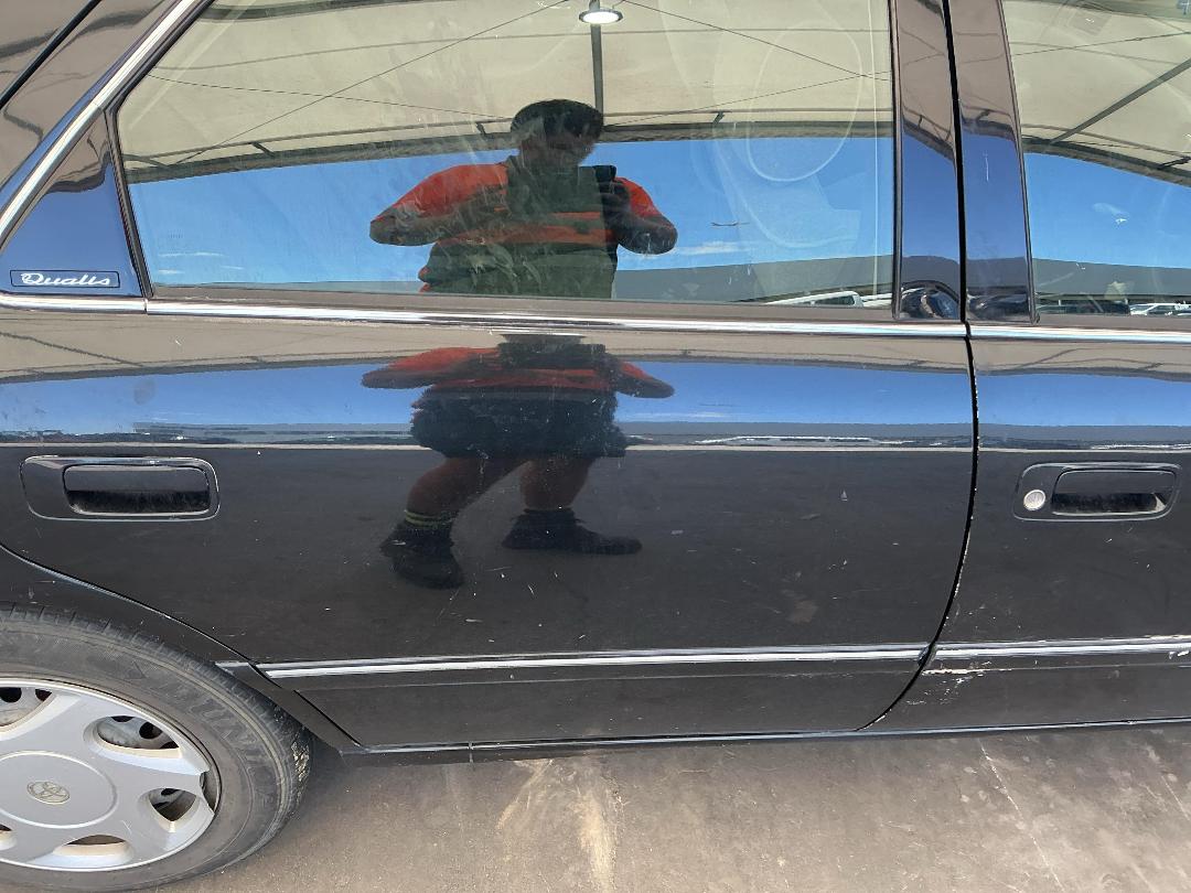 Photo '18' of Toyota Mark 2 Qaulis Photo '18' of Toyota Mark 2 Qaulis