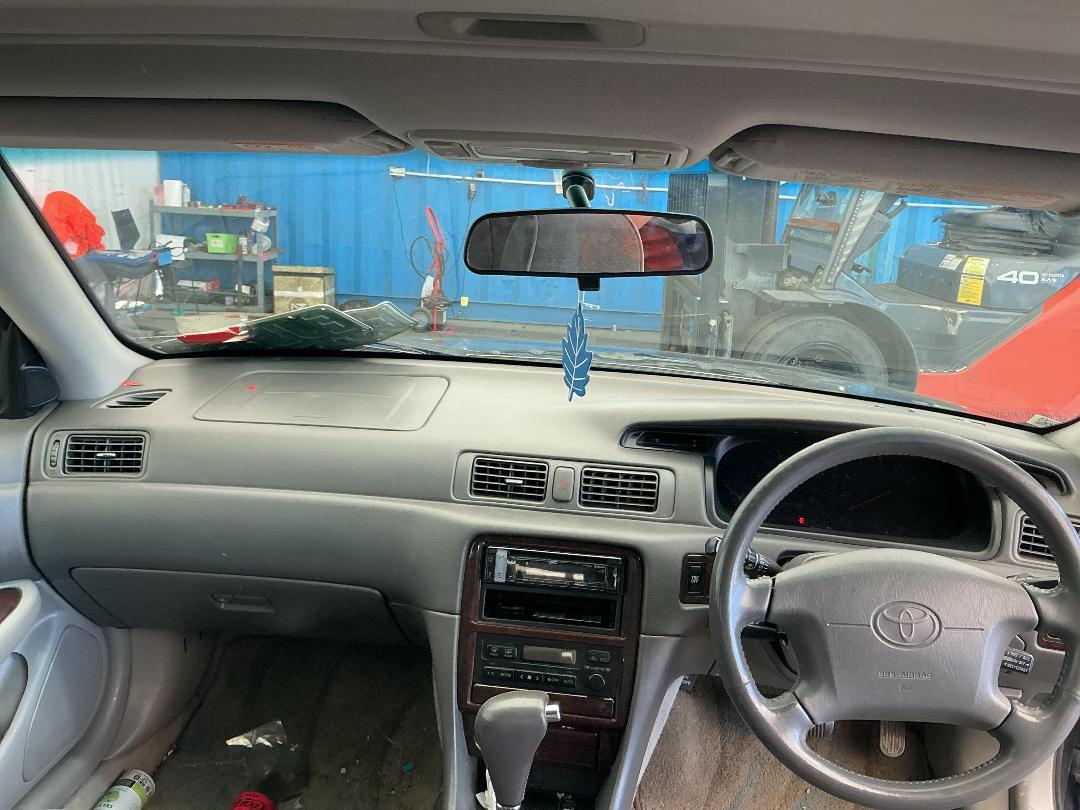 Photo '25' of Toyota Mark 2 Qaulis Photo '25' of Toyota Mark 2 Qaulis