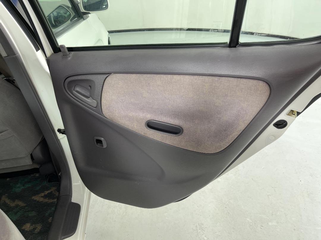 Photo '19' of Toyota Platz Photo '19' of Toyota Platz