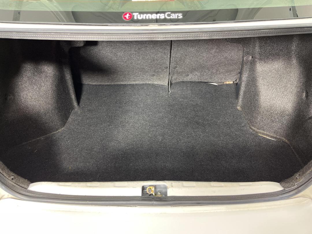 Photo '14' of Toyota Platz Photo '14' of Toyota Platz