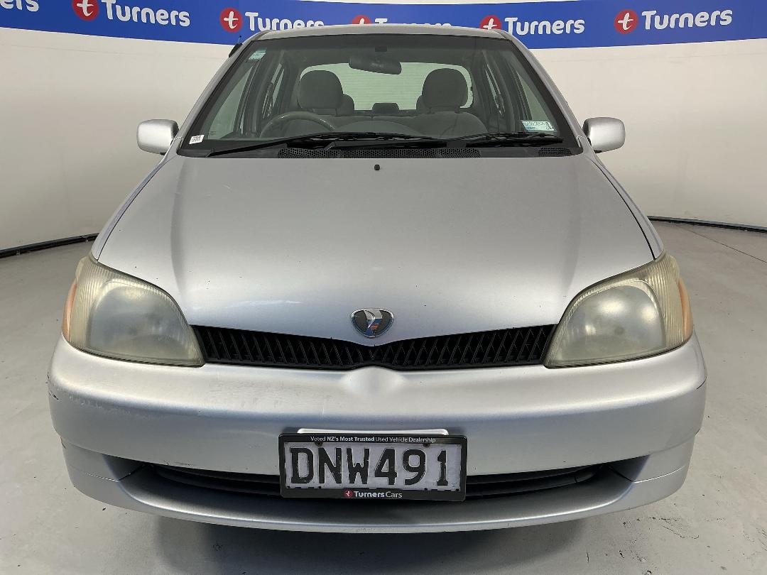 Photo '2' of Toyota Platz Photo '2' of Toyota Platz