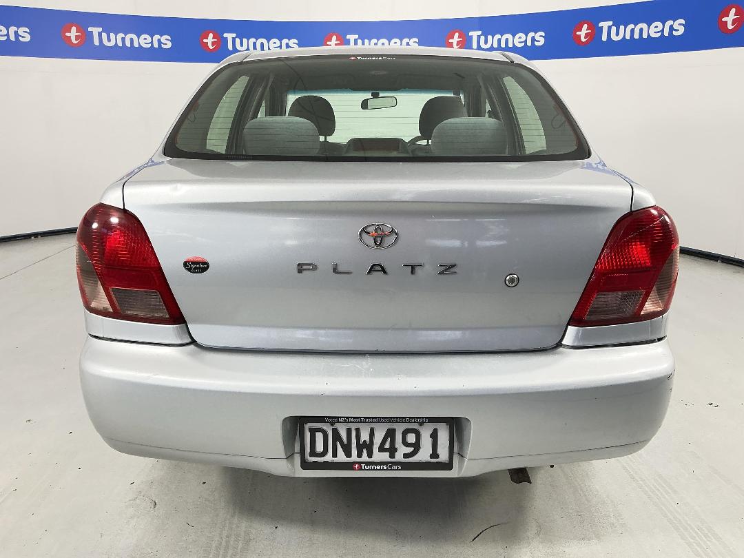 Photo '6' of Toyota Platz Photo '6' of Toyota Platz