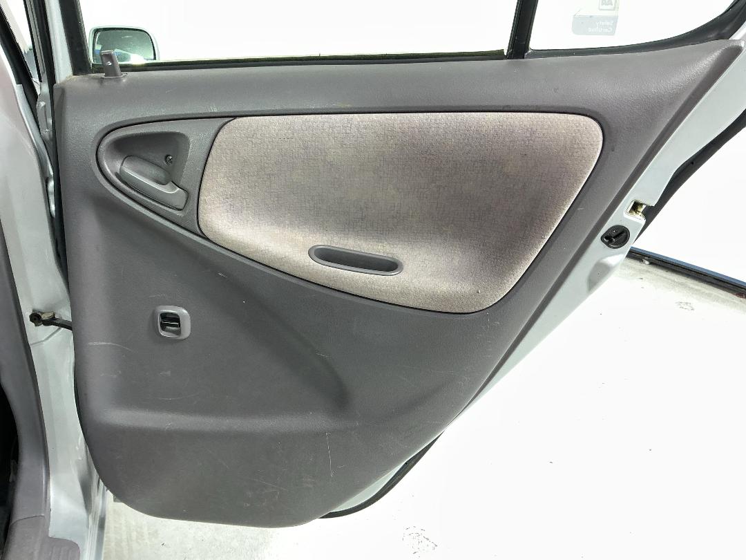 Photo '19' of Toyota Platz Photo '19' of Toyota Platz