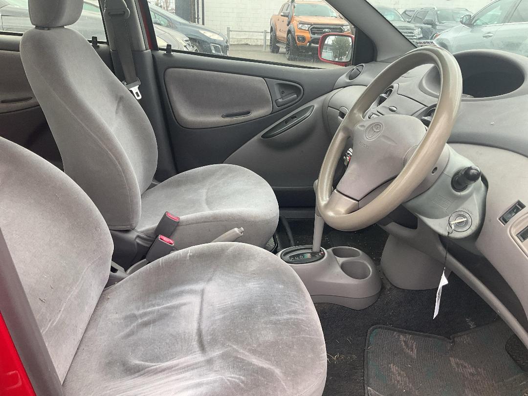 Photo '6' of Toyota Platz