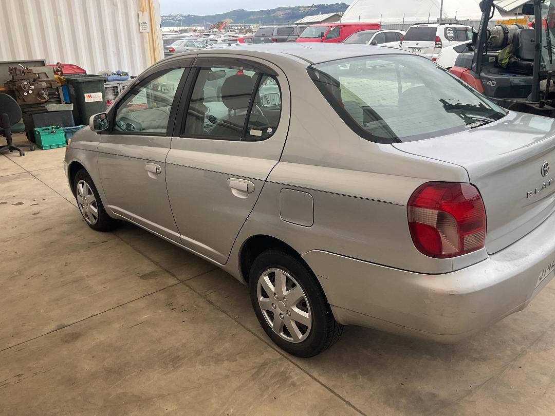 Photo '4' of Toyota Platz