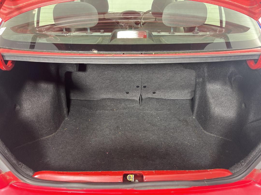 Photo '14' of Toyota Platz