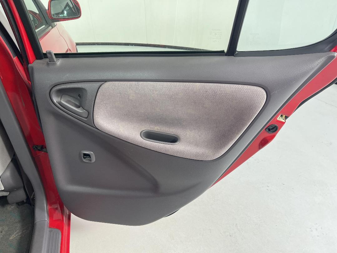 Photo '19' of Toyota Platz