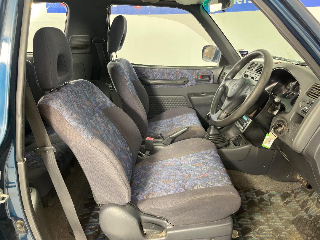 Photo '16' of Toyota Rav4 Photo '16' of Toyota Rav4