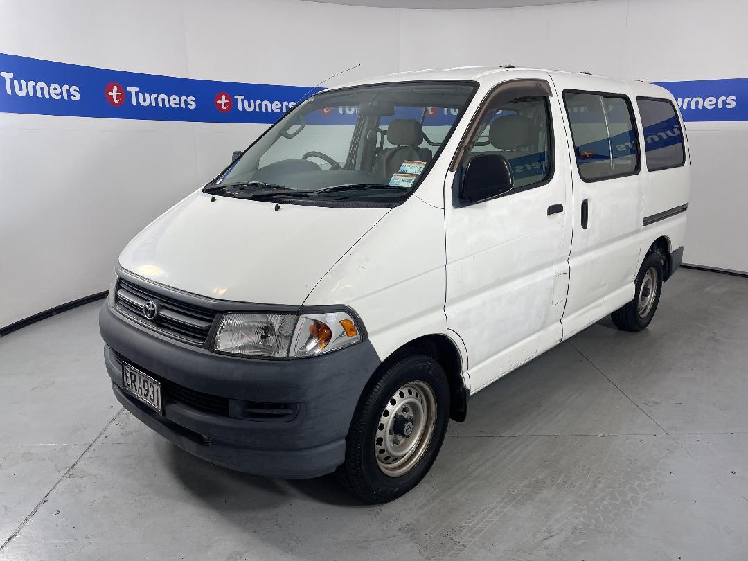 Photo '4' of Toyota Regius Photo '4' of Toyota Regius