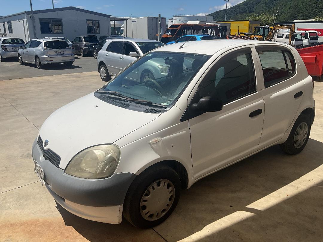 Photo '2' of Toyota Vitz Photo '2' of Toyota Vitz