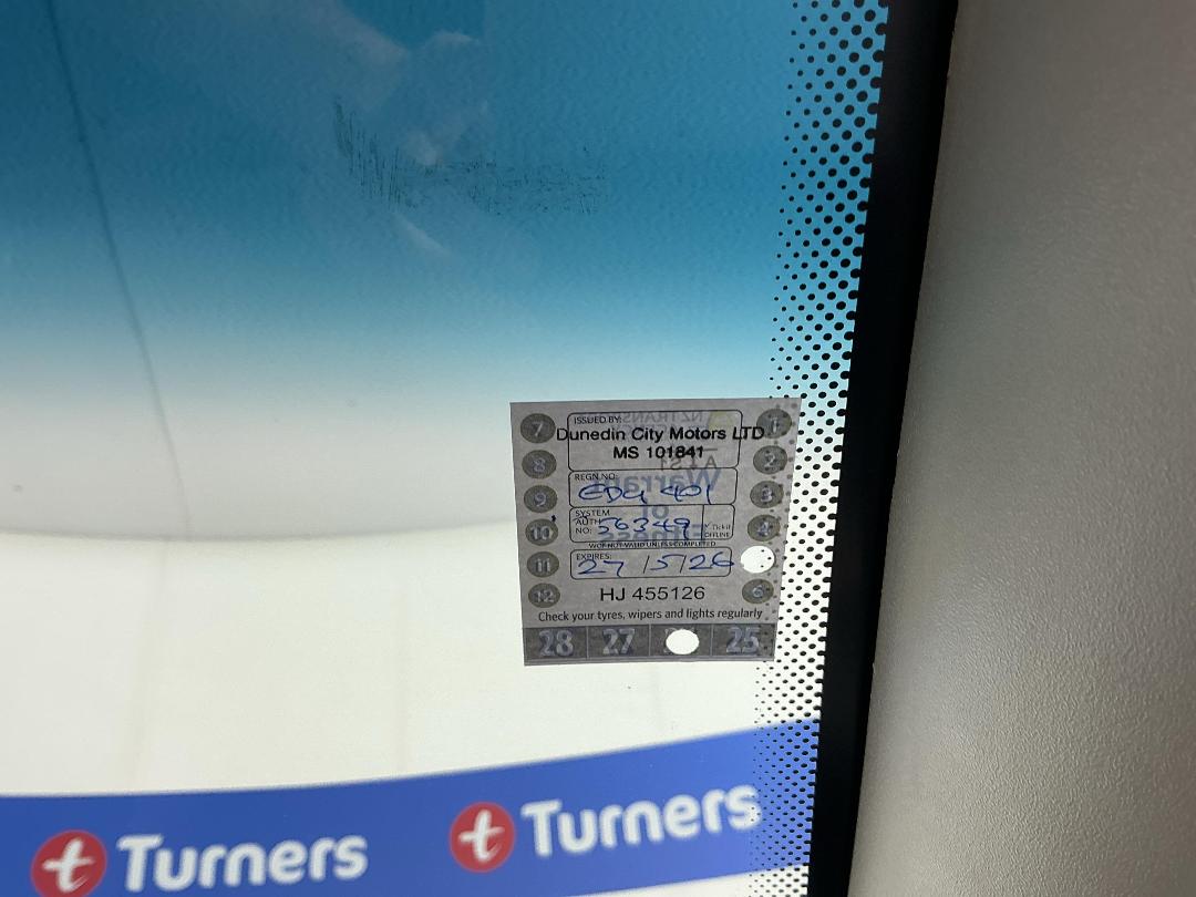 Photo '24' of Toyota Vitz