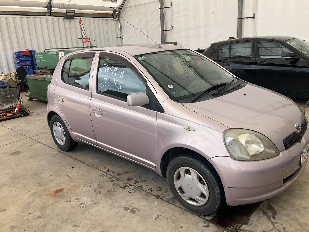 Photo '6' of Toyota Vitz