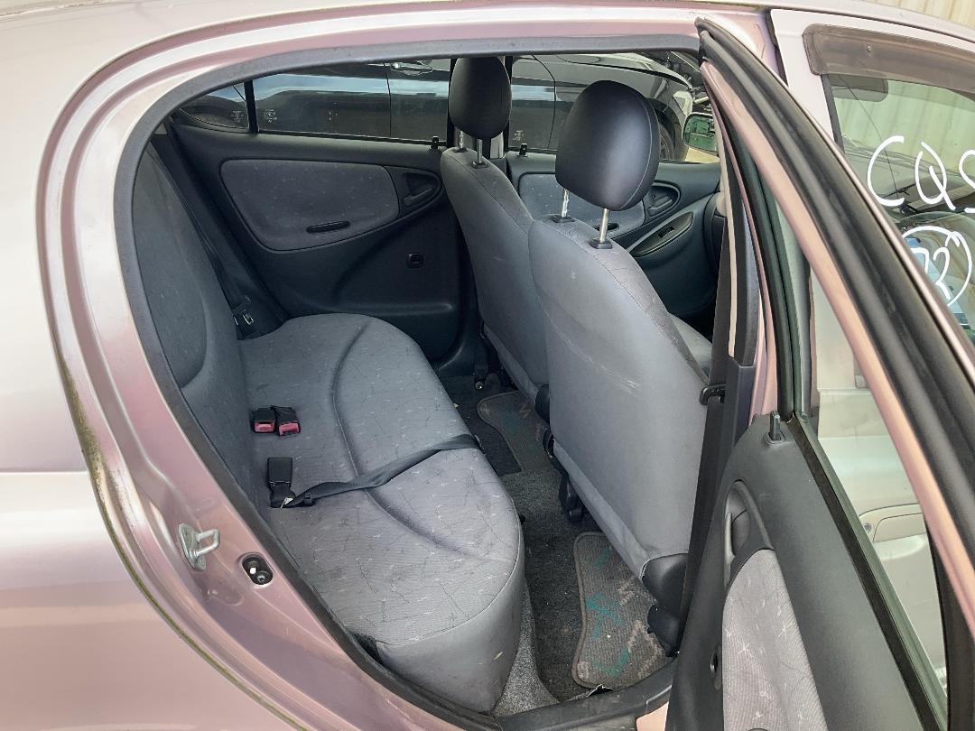 Photo '10' of Toyota Vitz