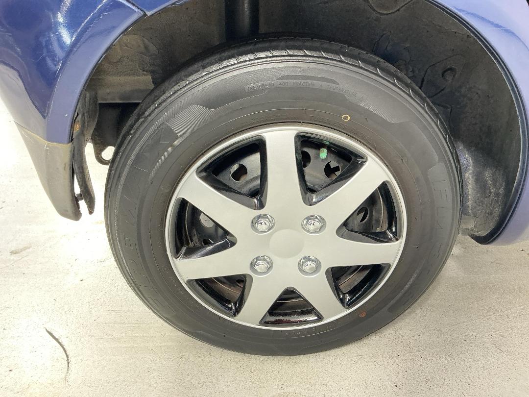 Photo '12' of Toyota Vitz