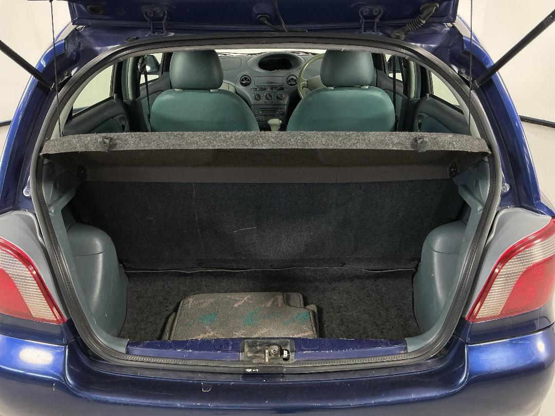 Photo '14' of Toyota Vitz