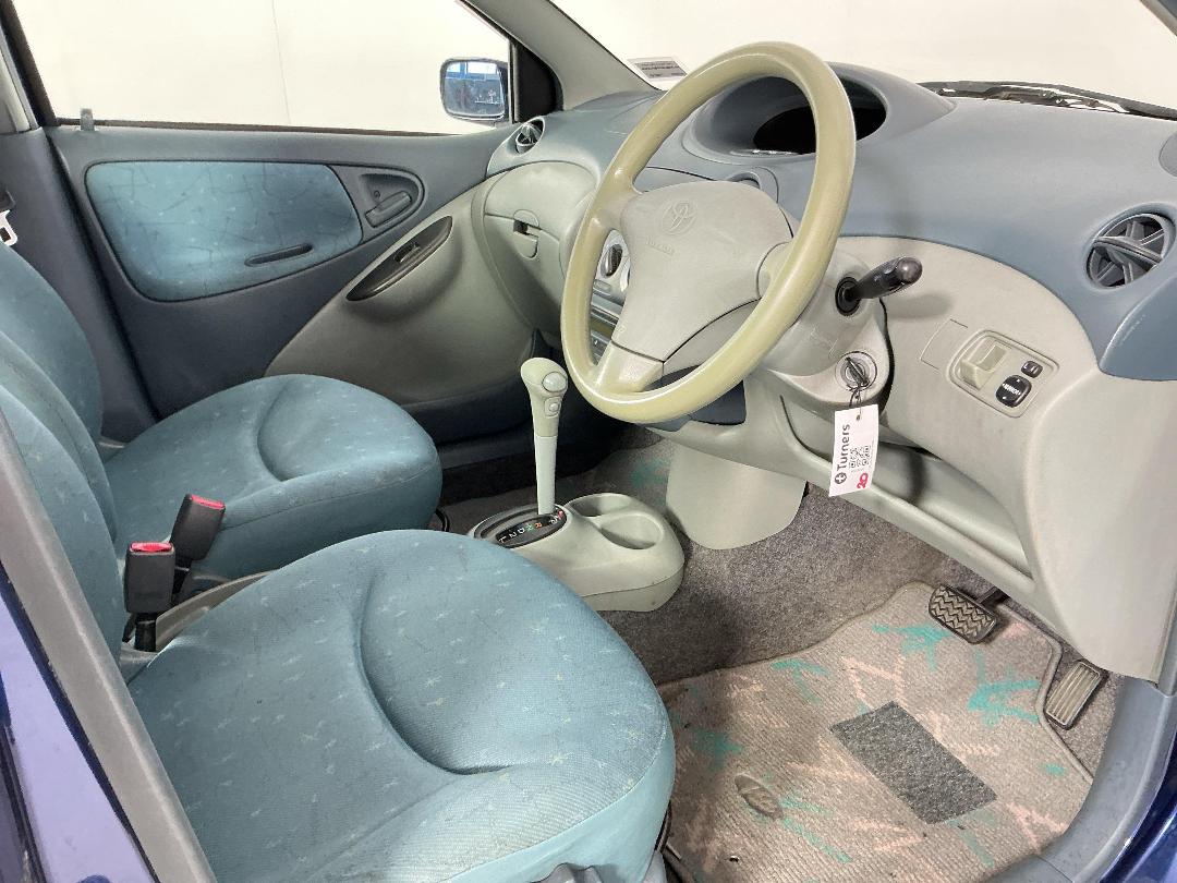 Photo '16' of Toyota Vitz