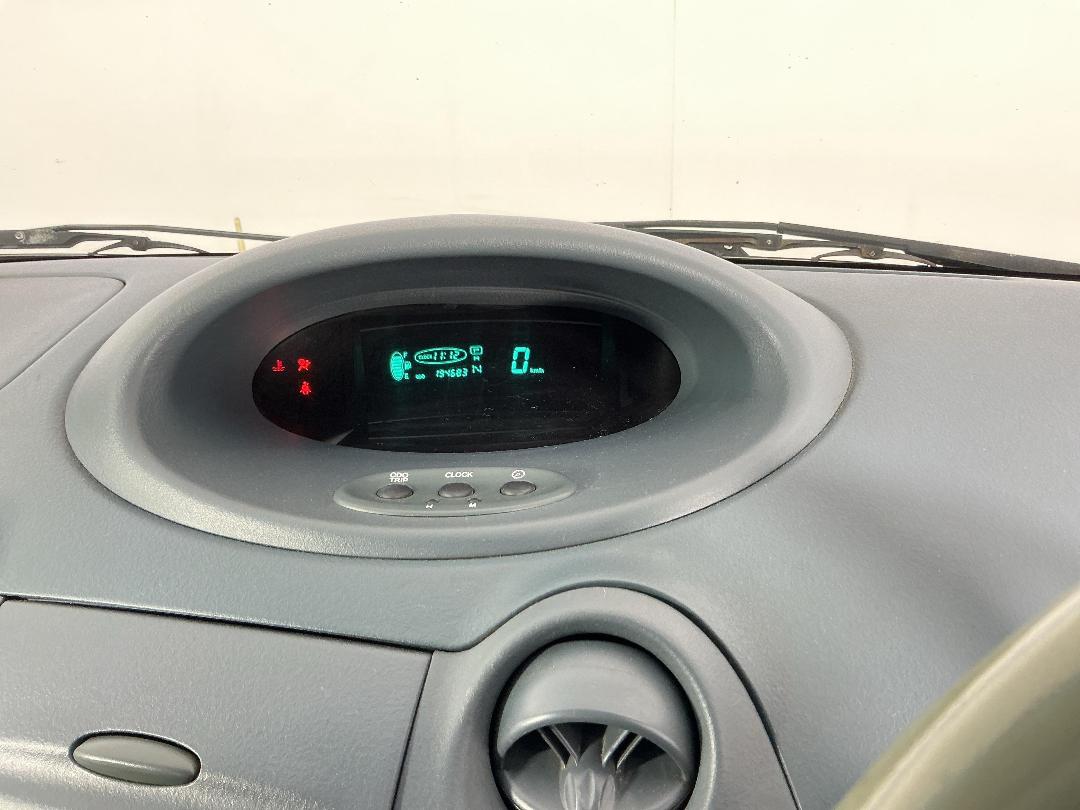 Photo '21' of Toyota Vitz