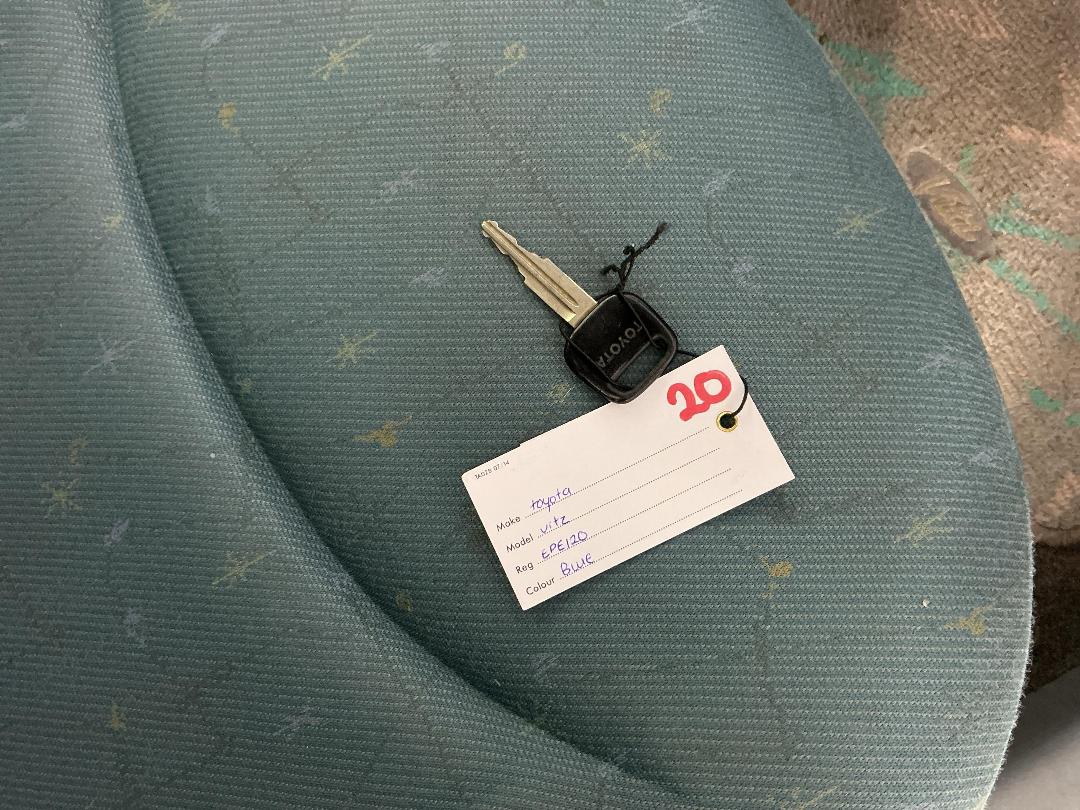 Photo '22' of Toyota Vitz