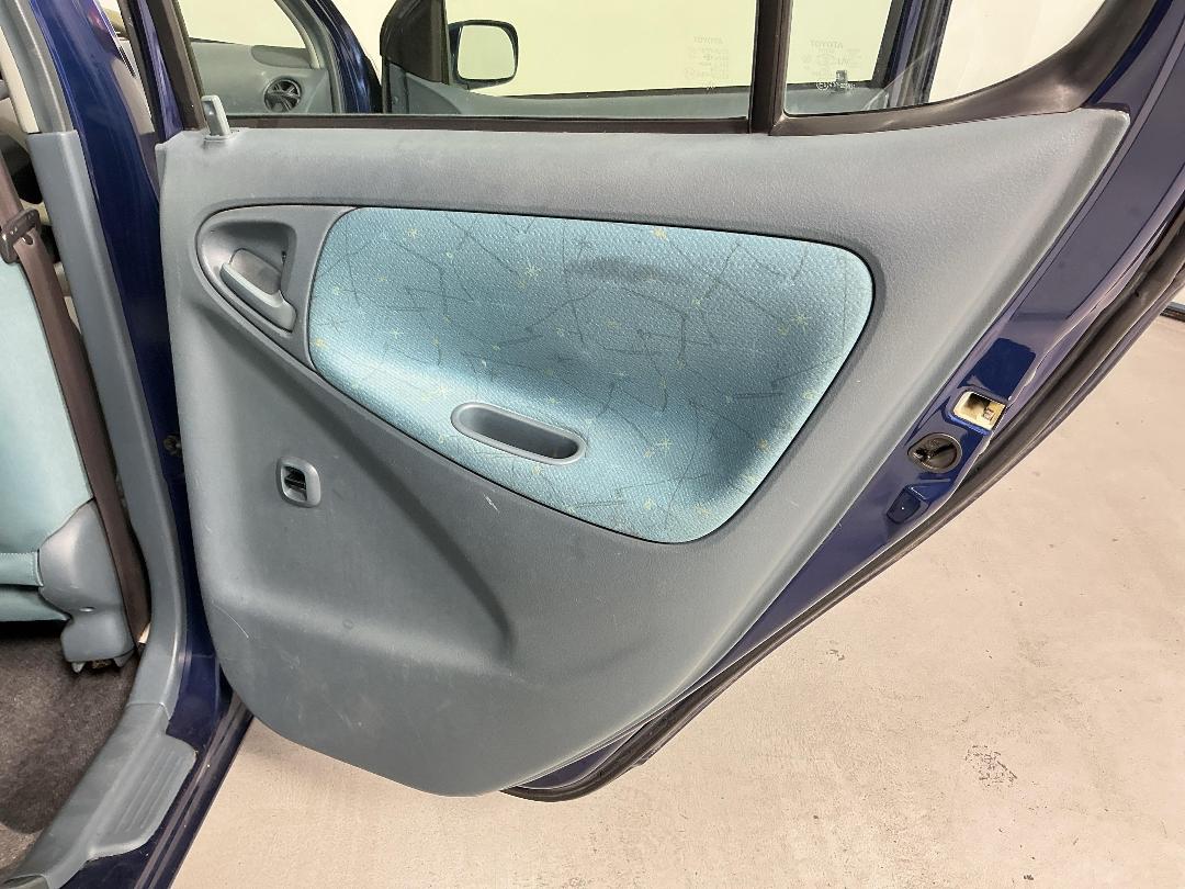 Photo '19' of Toyota Vitz