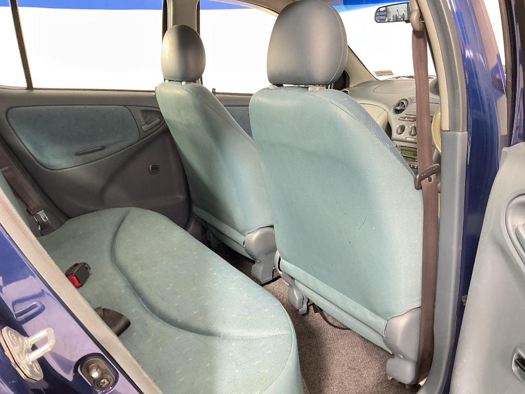 Photo '20' of Toyota Vitz