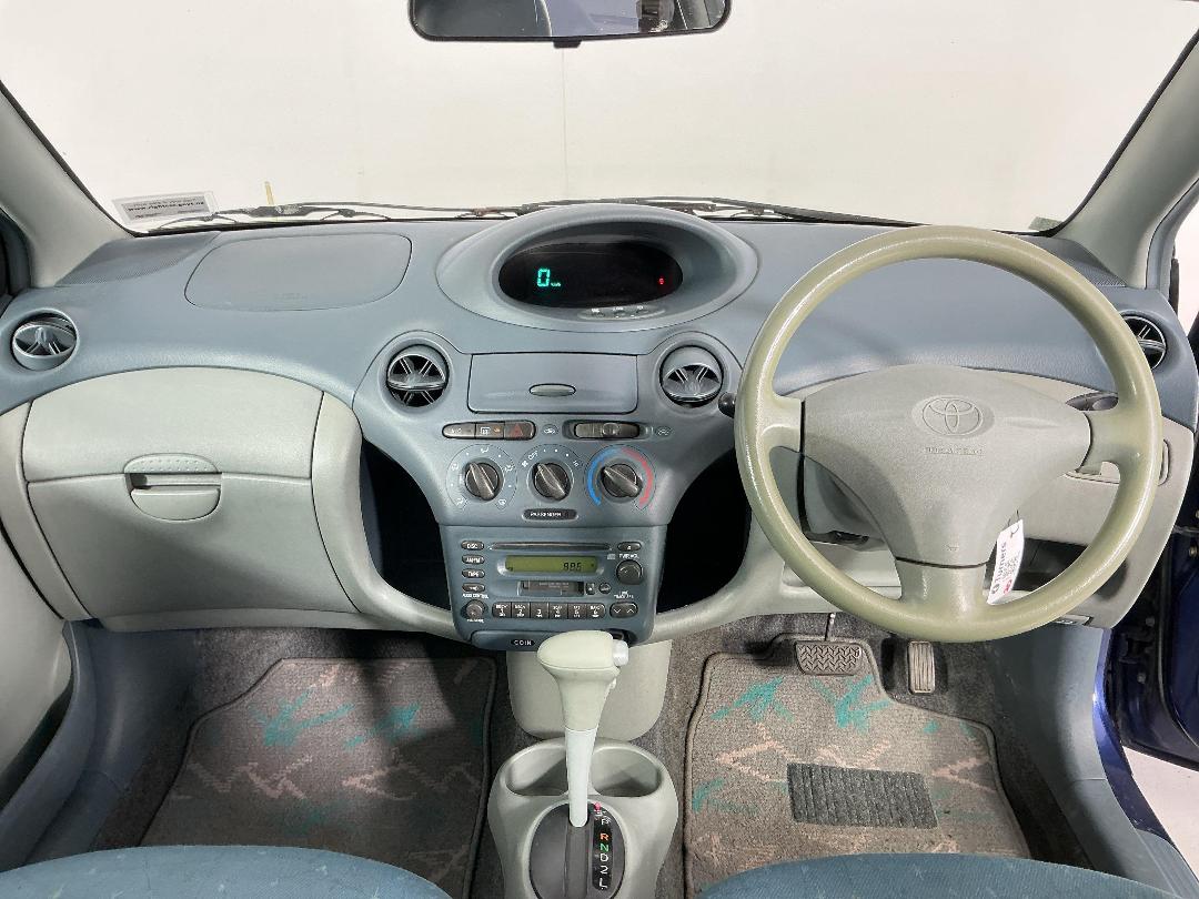 Photo '17' of Toyota Vitz