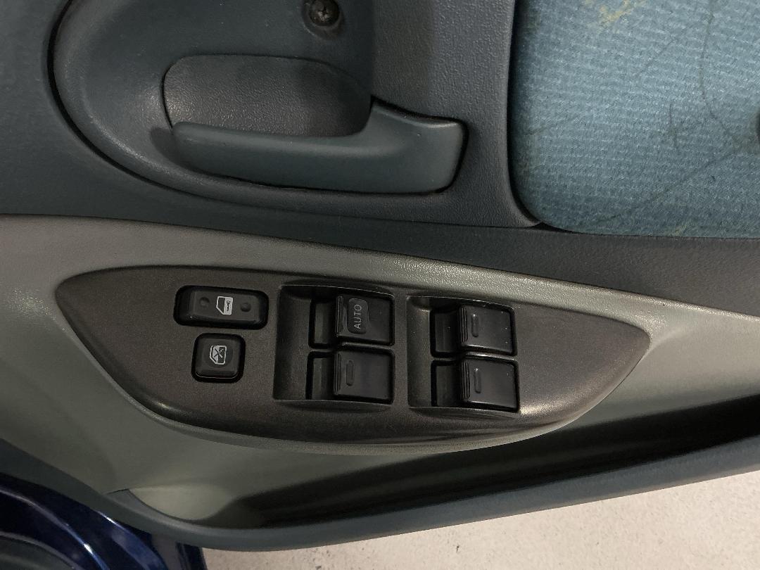 Photo '23' of Toyota Vitz