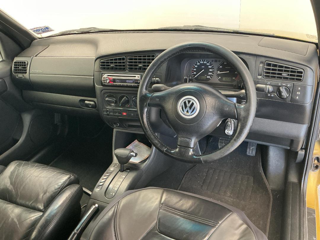 Photo '17' of Volkswagen Golf Photo '17' of Volkswagen Golf