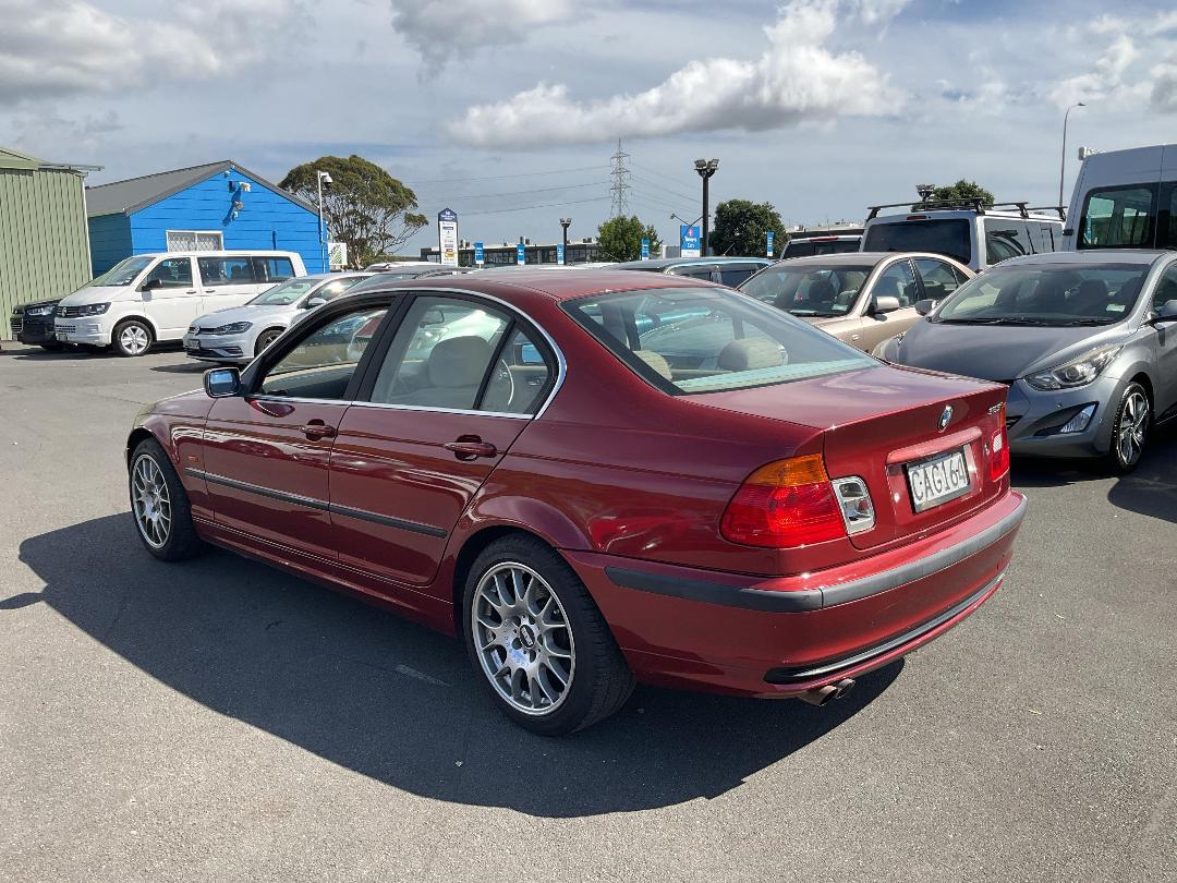 Photo '5' of BMW 323I