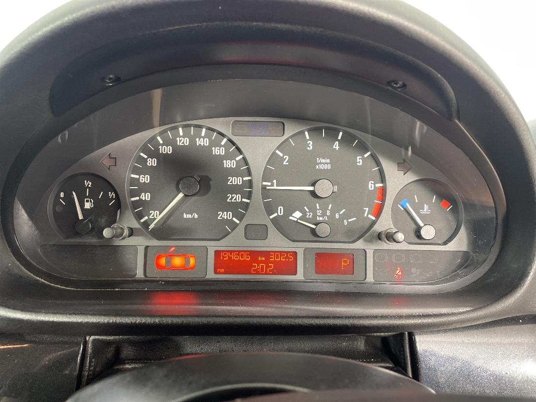 Photo '21' of BMW 325I