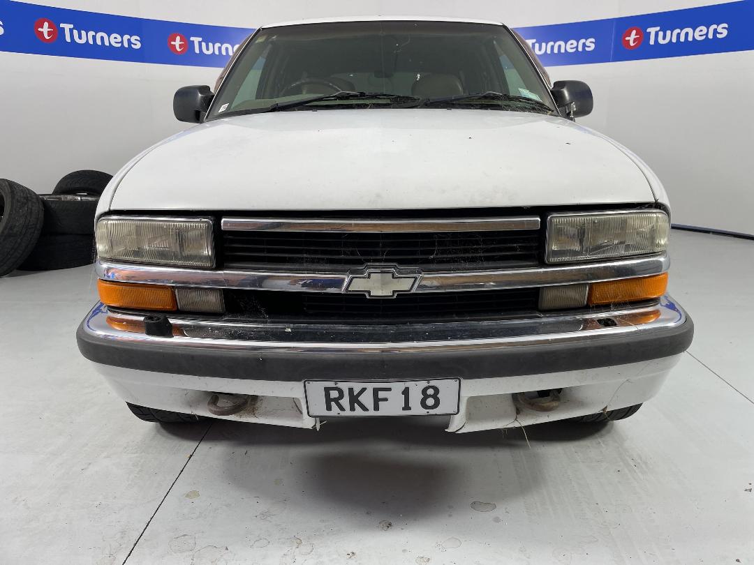 Photo '2' of Chevrolet Blazer Photo '2' of Chevrolet Blazer