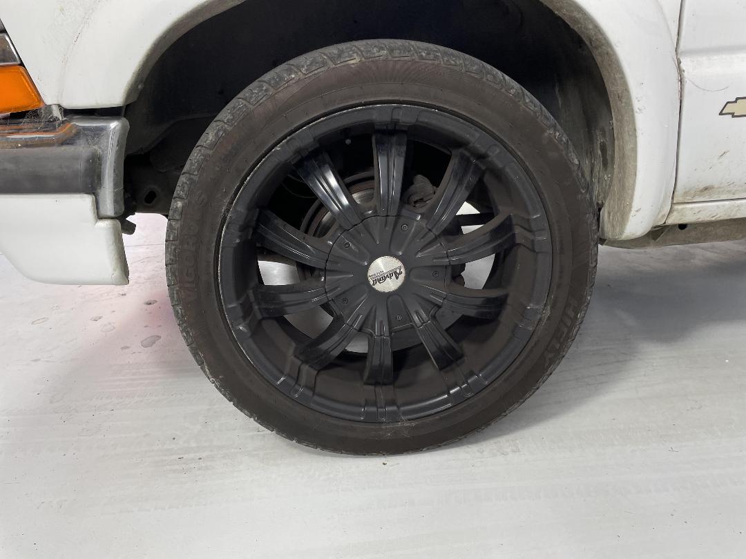 Photo '8' of Chevrolet Blazer Photo '8' of Chevrolet Blazer