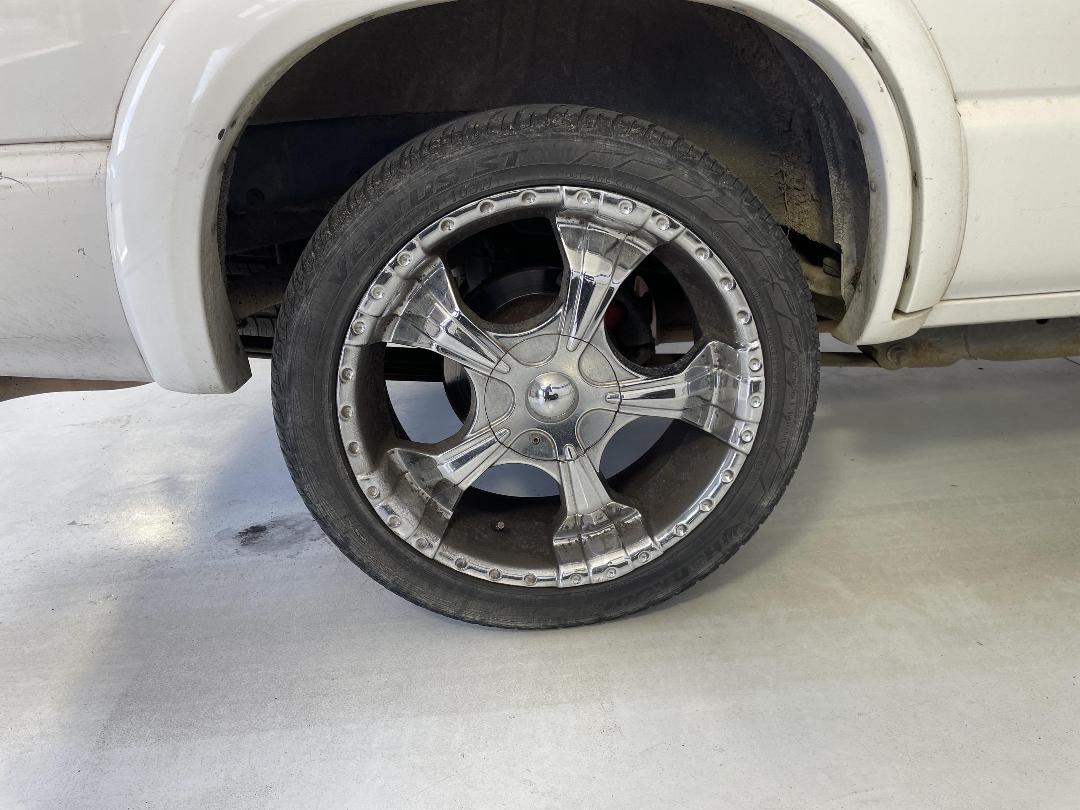 Photo '10' of Chevrolet Blazer Photo '10' of Chevrolet Blazer