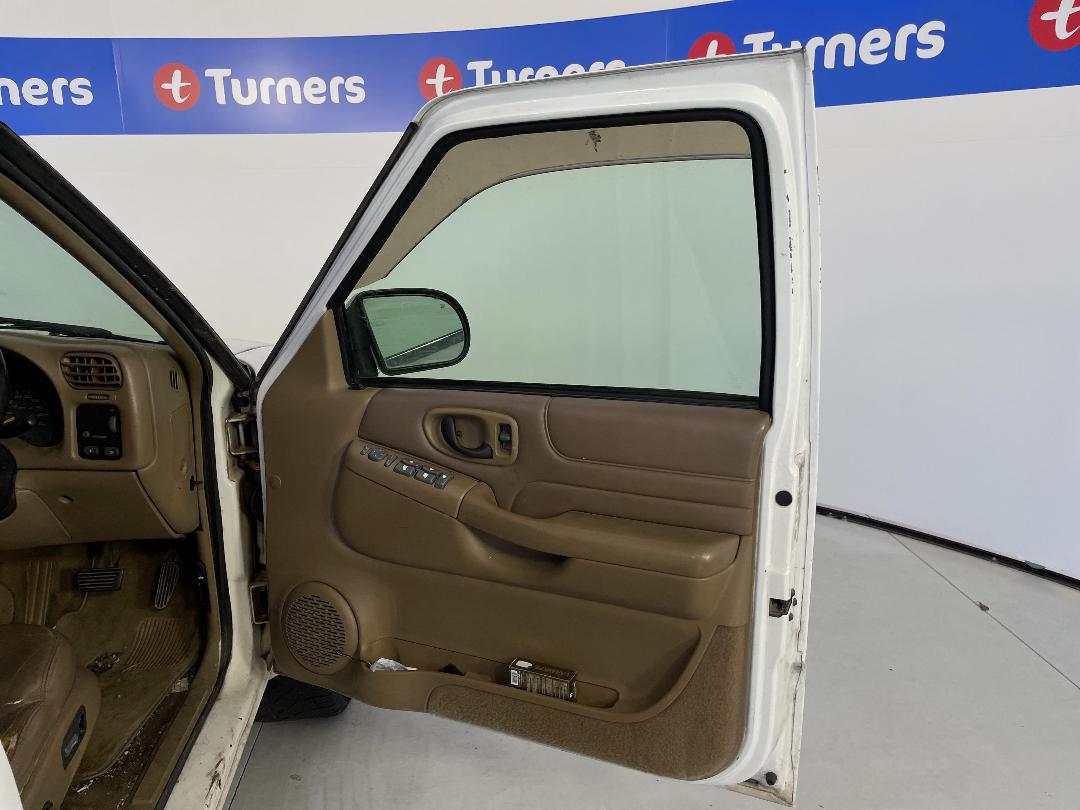 Photo '12' of Chevrolet Blazer Photo '12' of Chevrolet Blazer