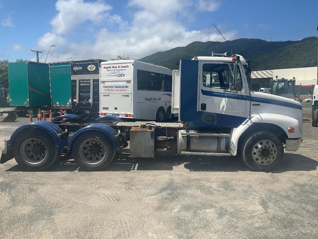 Photo '4' of Freightliner FL112 Tractor Unit