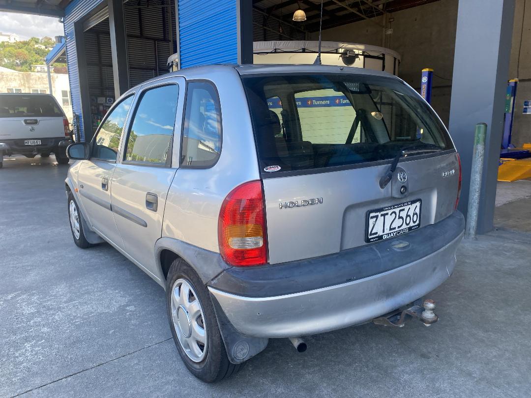 Photo '4' of Holden Barina Swing