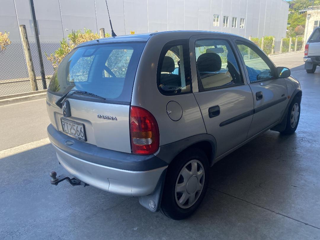 Photo '3' of Holden Barina Swing