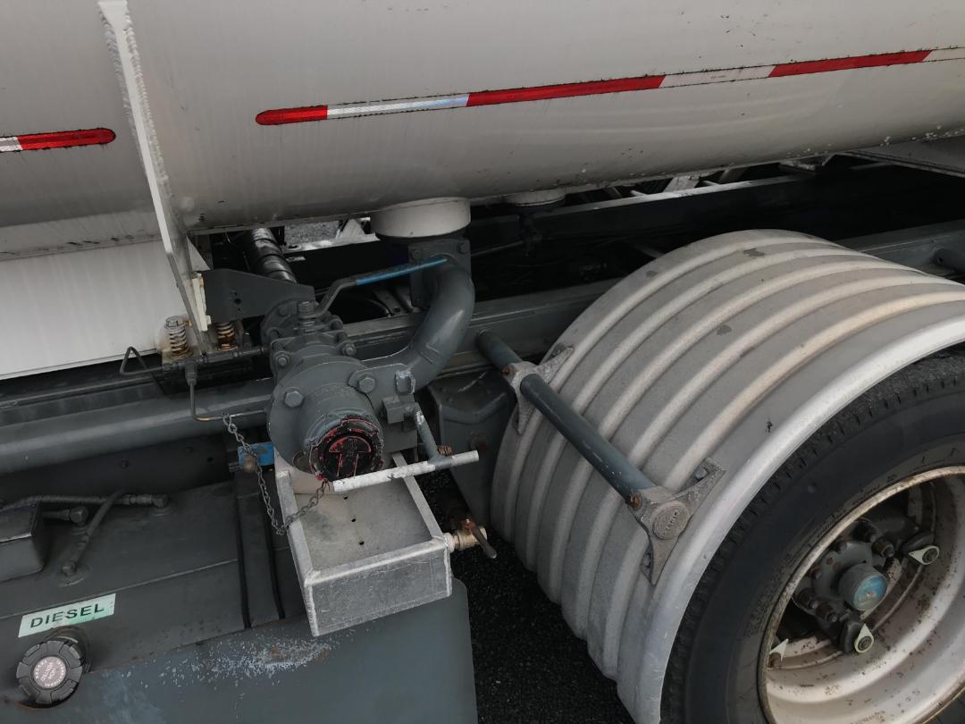 Photo '20' of International ACCO T Tanker Photo '20' of International ACCO T Tanker