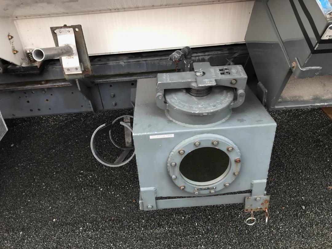 Photo '26' of International ACCO T Tanker Photo '26' of International ACCO T Tanker